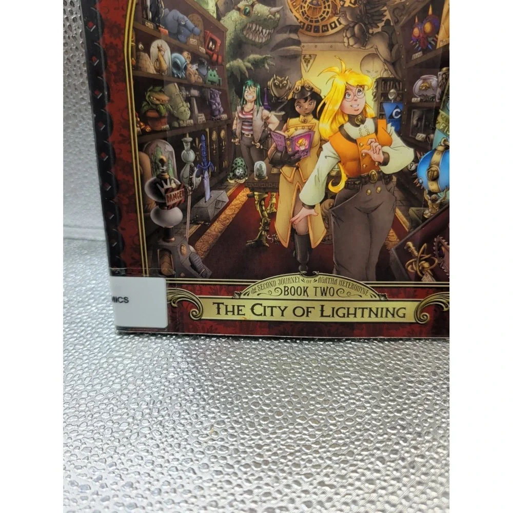 Girl Genius: The Second Journey of Agatha Heterodyne Volume 2: City of Light...